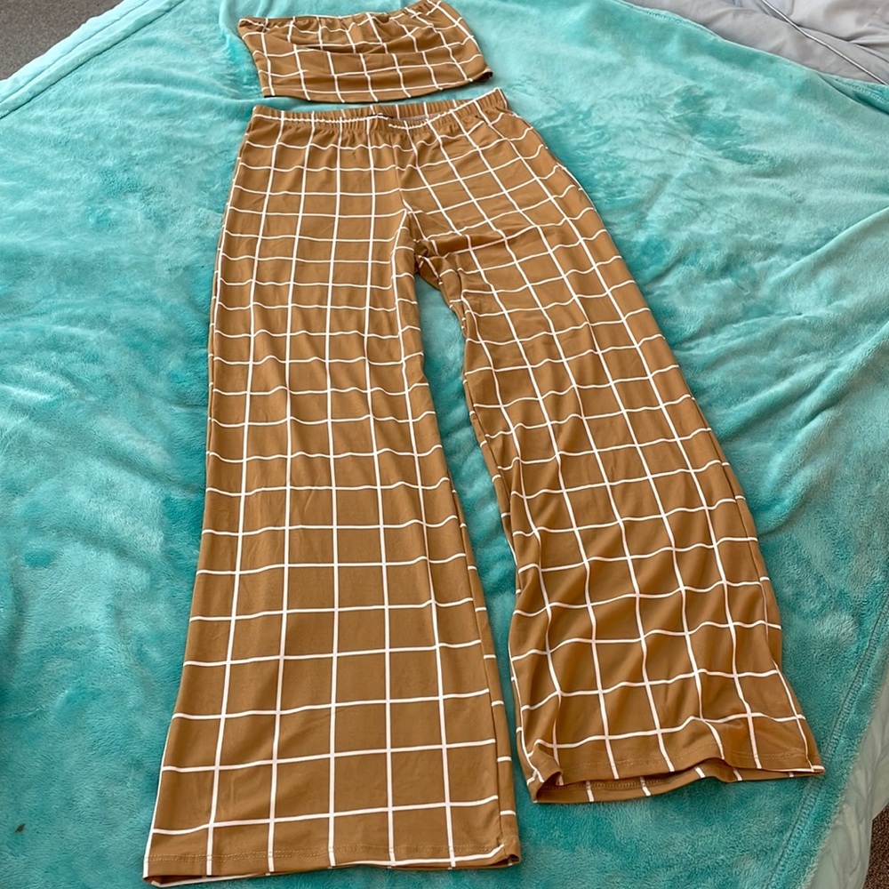 Cropped tube top and pants set